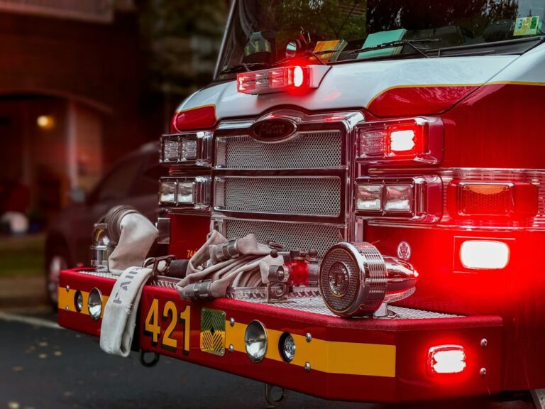 Incendio en New Hampshire: Mujer fallecida y hombre gravemente herido en Wilton