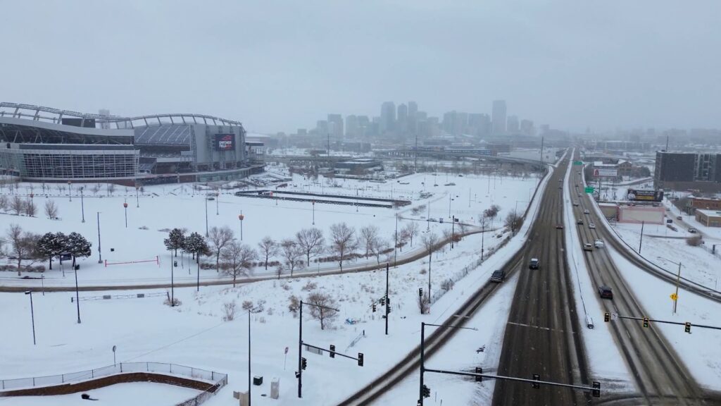 Tormenta Invernal Traerá Nieve y Frío a Denver Este Viernes