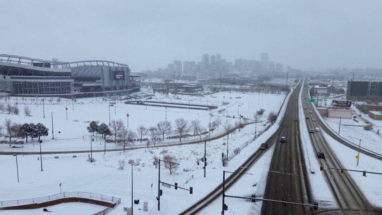 Tormenta Invernal Traerá Nieve y Frío a Denver Este Viernes