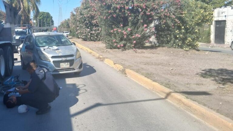 Accidente de tráfico: Ciclista en Gómez Palacio enviado al hospital tras embestida de automóvil