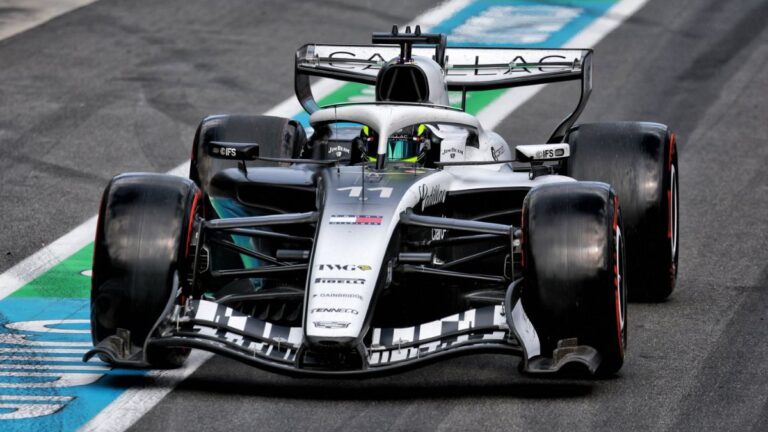 Liam Lawson critica la competencia de Checo Pérez en el GP de Australia