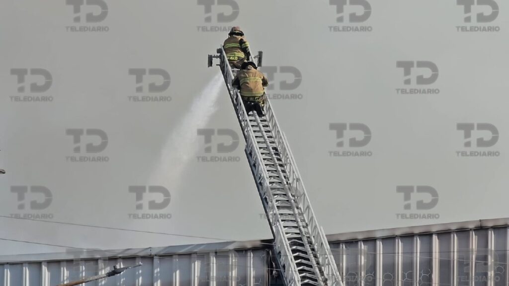 Alerta atmosférica activa en Guadalajara por incendio en Tlaquepaque