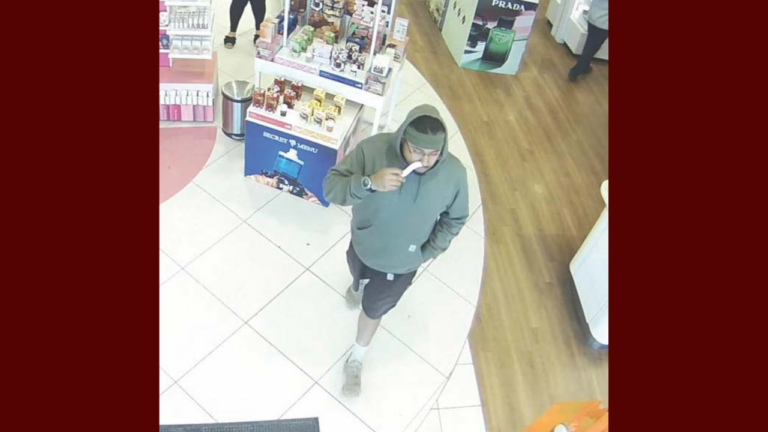 Policía de Midland busca a sospechoso de robo menor de perfumes en tienda Ulta