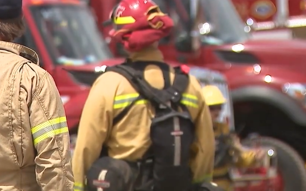 Incendio en Mathis: Bomberos Controlan el Fuego en Estructura Comercial Tras Cinco Horas de Esfuerzo