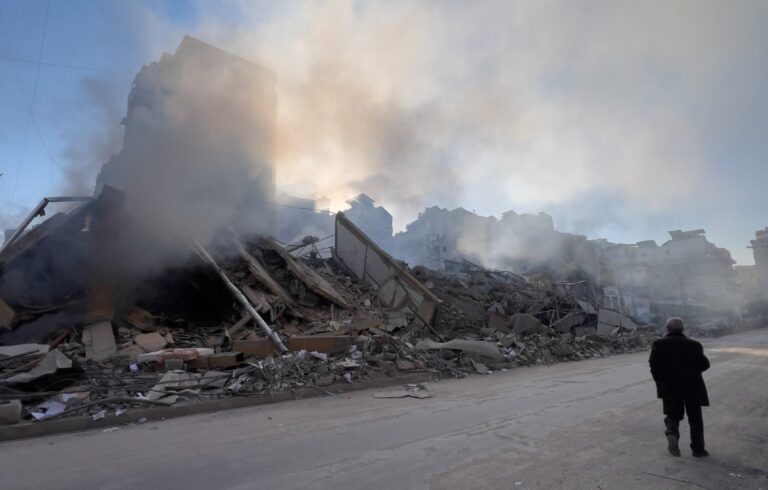EE.UU. e Irán: Intensificación de Hostilidades Sin Fin a la Vista
