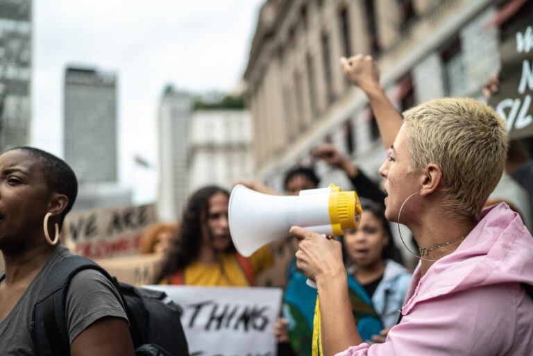 Muertes viales en Denver: Protestas urgentes por seguridad y acción inmediata