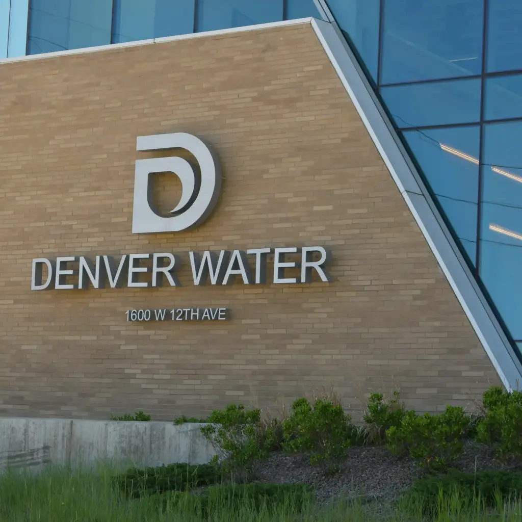 Denver Water y su Controvertida Propuesta en el Corazón de la Ciudad cerca de Empower Field