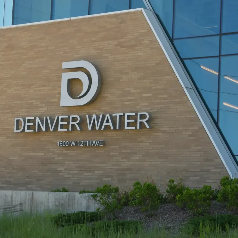 Denver Water y su Controvertida Propuesta en el Corazón de la Ciudad cerca de Empower Field