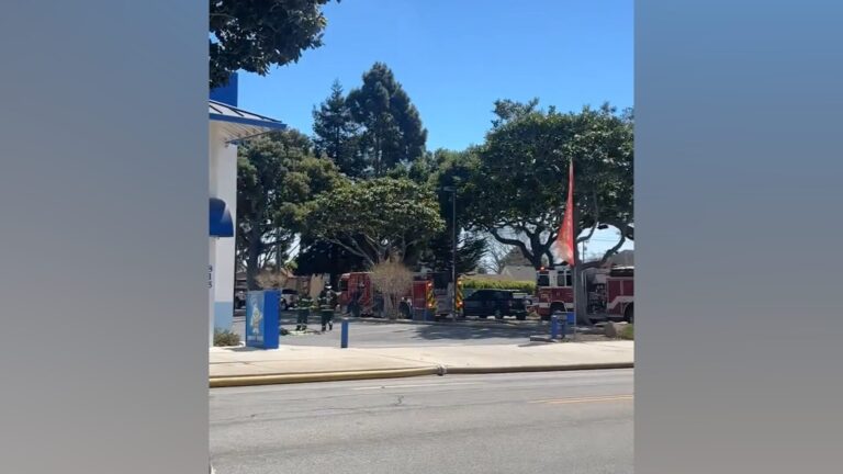 Incendio en negocio de Salinas deja un bombero lesionado y genera investigación