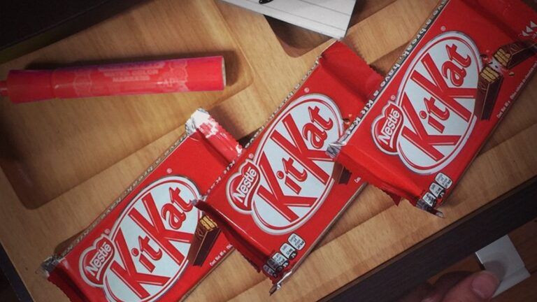 KitKat Reacciona con Humor ante el Robo de 12 Toneladas de Chocolate