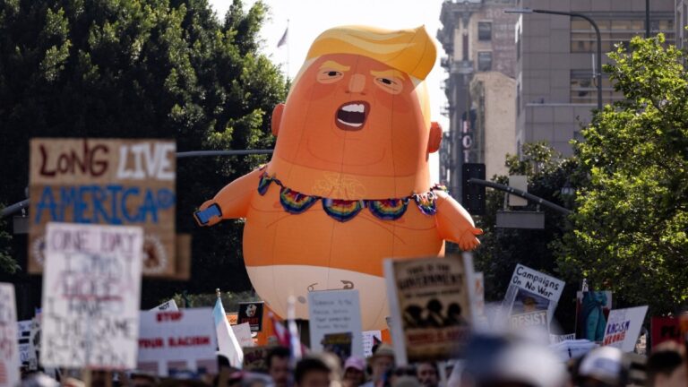 Millones Protestan Sin Reyes Contra el Gobierno de Trump en Estados Unidos