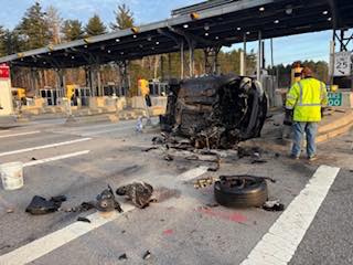 Conducir ebria en Massachusetts: Mujer choca en peaje de New Hampshire