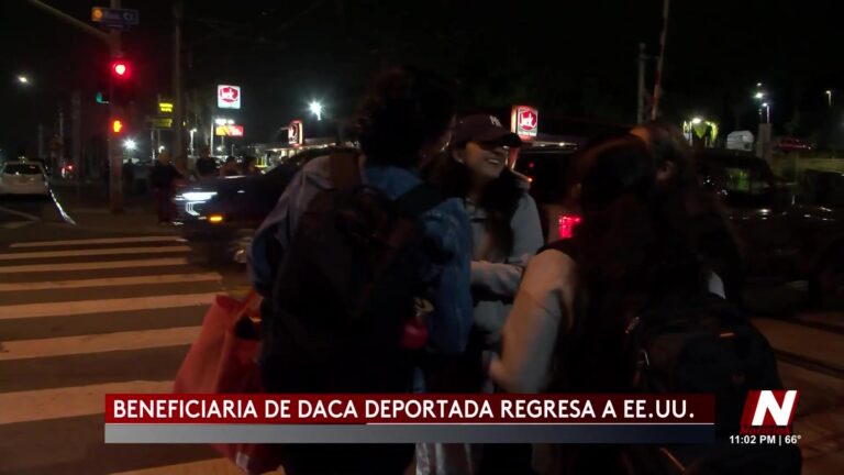 Deportación y Reencuentro: Madre Emocionada Regresa a Estados Unidos
