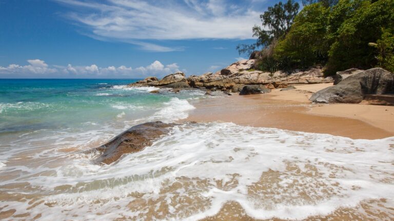 Descubre la Playa Más Cercana a la CdMx y Cuánto Costará Viajar en 2026