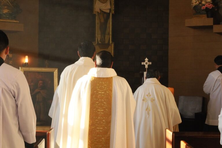 Diócesis de Saltillo Enfrenta Escasez de Sacerdotes y Abre Puertas a Nuevos Seminaristas