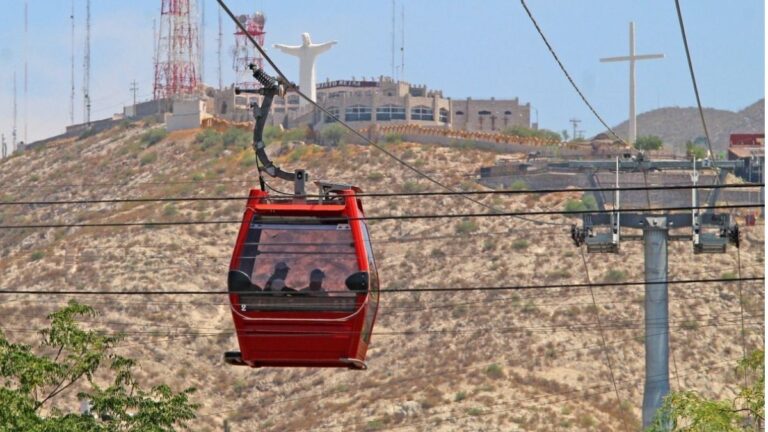 Prepárate para el Viacrucis en el Cerro de las Noas: Teleférico ajusta su horario por alta afluencia de turistas