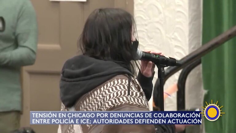 Debate sobre Inmigración en Chicago: Comunidad y Policía en Conflicto