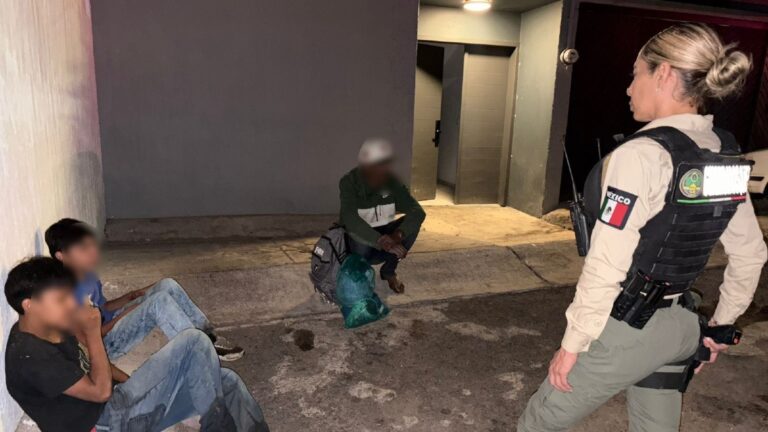 Guardabosques de Guadalajara Rescatan a Familia Extraviada en la Barranca de Huentitán