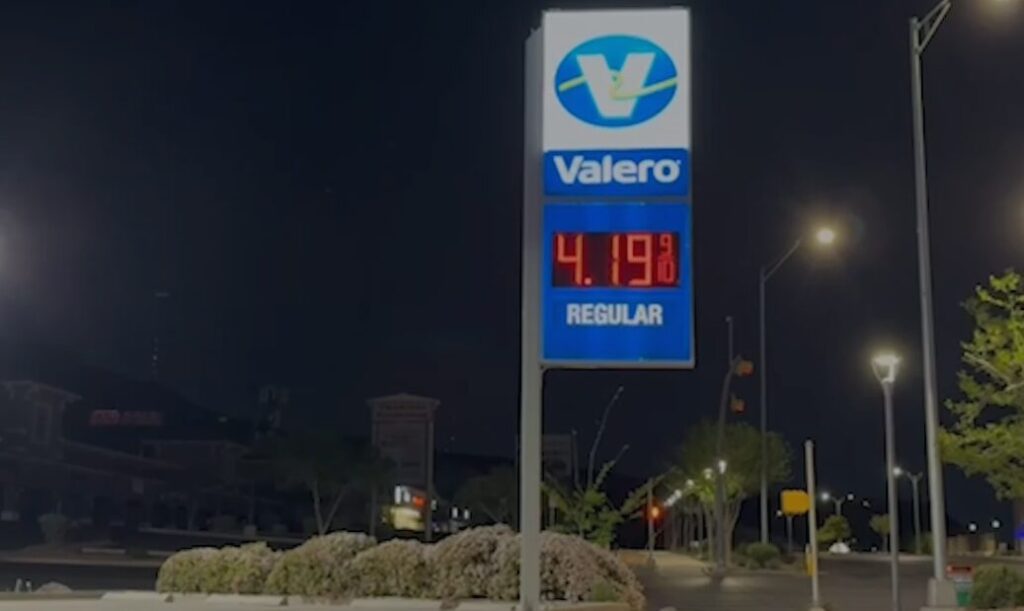 El Precio de la Gasolina en El Paso Supera los $4: Se Prevé Mayor Aumento