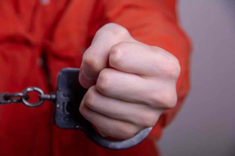 Ley Menores California: Impulso para Cerrar Brechas Legales en Sentencias
