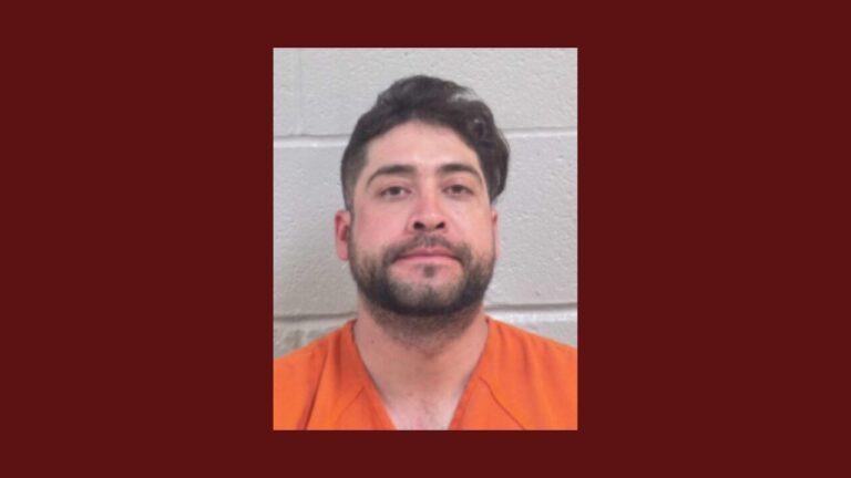 Impactante arresto en Midland: hombre detenido con dispositivo ilegal que convierte pistolas en automáticas