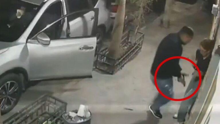 Impactante video de seguridad muestra el robo de una camioneta en Guadalajara