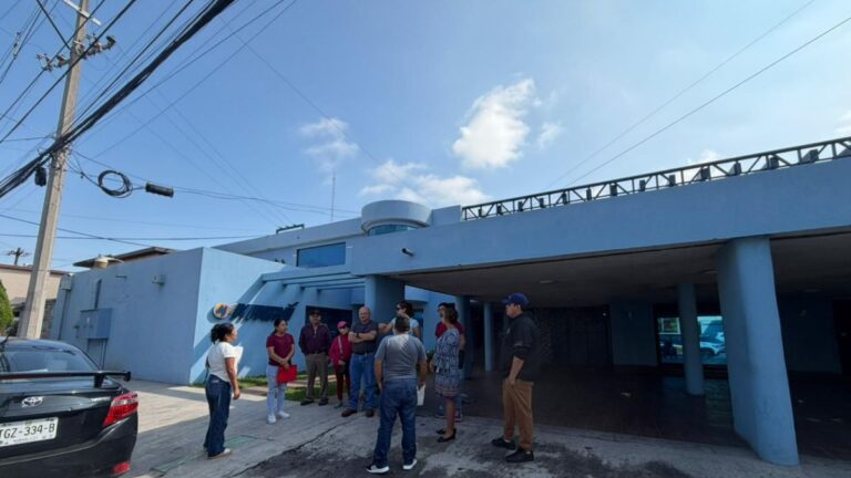 Pasajeros en Monterrey Critican a Magnicharters por Cancelaciones y Mala Atención