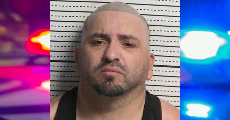 Tatuador en Las Cruces Arrestado por Agresión Sexual: Investigación en Curso