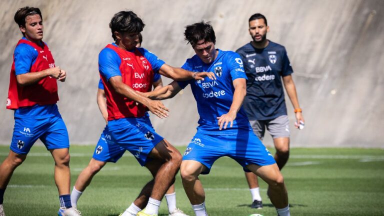 Aldo de Nigris se Prepara con Rayados: ¿Se Vislumbra su Debut en el Clausura 2026?