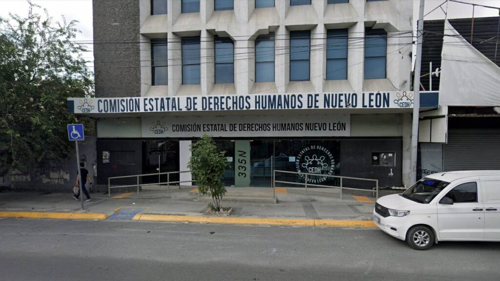 Alerta de seguridad: Desalojan CEDHNL en Monterrey por presunta amenaza de bomba