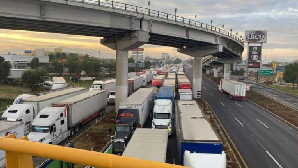 Autopista México-Querétaro: Últimas Noticias en Vivo sobre Choques y Cierres Viales