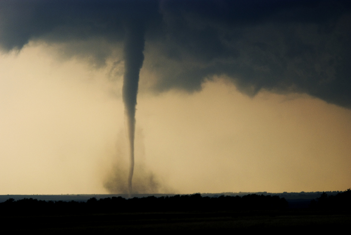 Tornado Devasta Ottawa, Kansas: Residentes Comparan Destrucción a Una ‘Zona de Guerra’