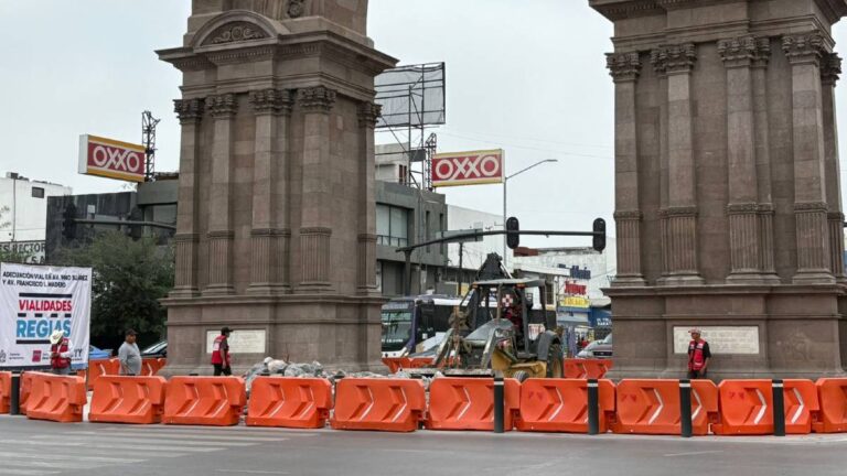 Rehabilitación de Carriles Centrales Bajo el Arco de la Independencia en Monterrey: Inician Obras Clave