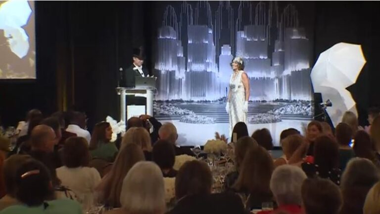 Desfile celebra a sobrevivientes de cáncer y recauda fondos para investigación y apoyo