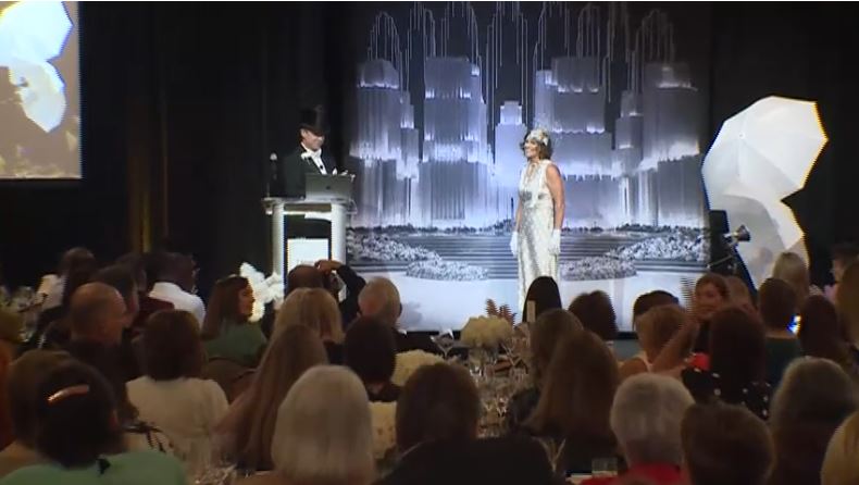Desfile celebra a sobrevivientes de cáncer y recauda fondos para investigación y apoyo