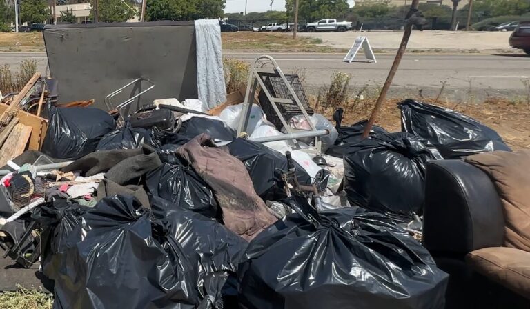 Limpieza de Arroyos en Chollas View: Voluntarios ASEZ Luchan Contra Inundaciones