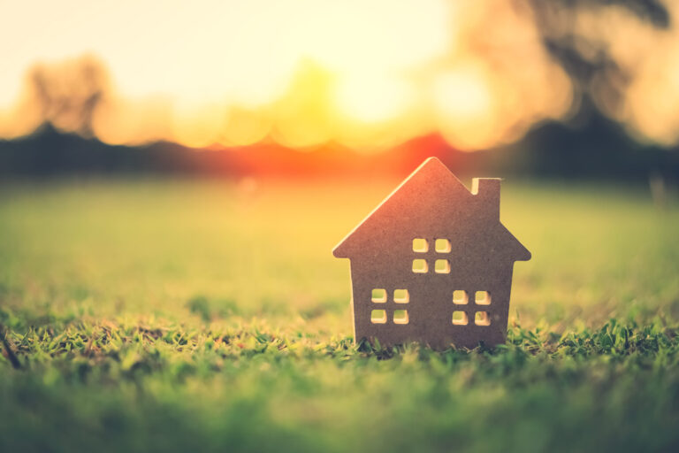 Propuesta federal de vivienda genera alarma entre comunidades inmigrantes