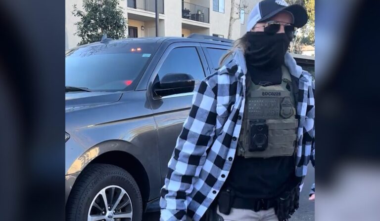 Corte Federal Bloquea Polémica Ley de California sobre Identificación de Agentes Migratorios