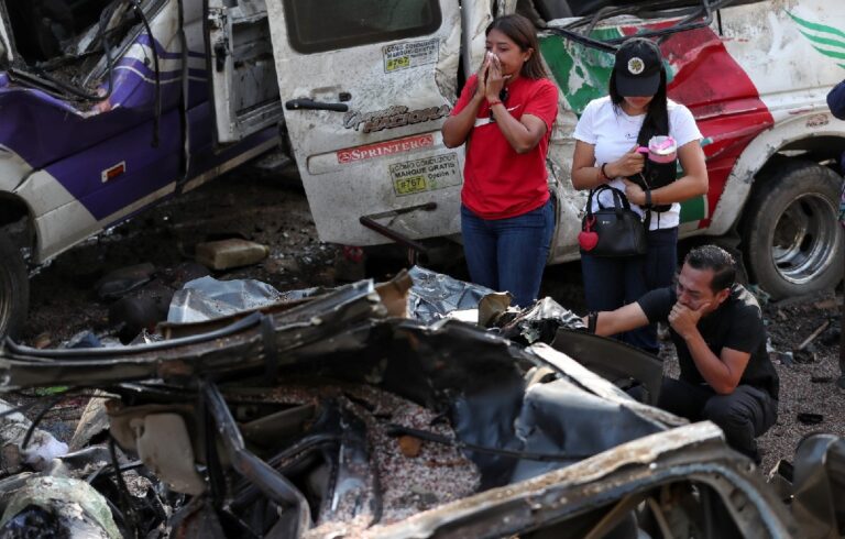 Atentado Terrorista en la Vía Panamericana Sacude a Colombia: 20 Muertos