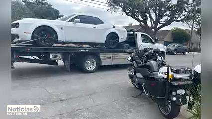Carrera ilegal de autos en Salinas deja madre e hijo heridos y dos arrestos