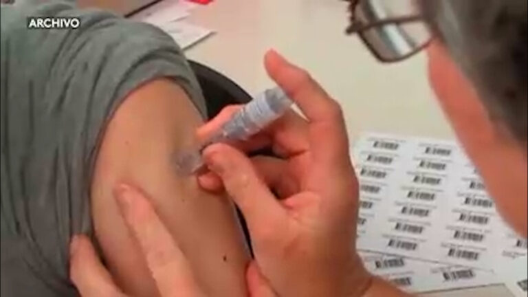 Salinas Valley Health ofrece vacunas gratuitas para niños y proponen más fondos para bancos de alimentos en California