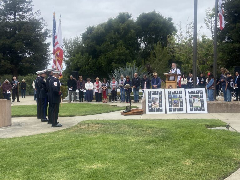 La Costa Central honra a soldados caídos durante ceremonia del Día de los Caídos