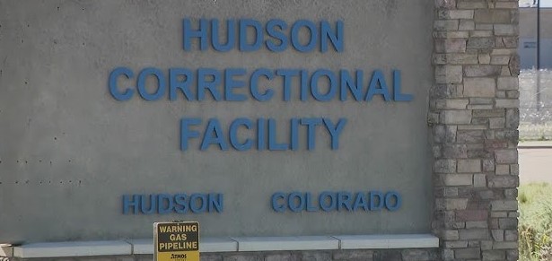 Futuro del Centro de Detención Migratoria en Hudson Indefinido: Michael Bennet Lidera Iniciativa para Limitar Instalaciones de ICE en Colorado