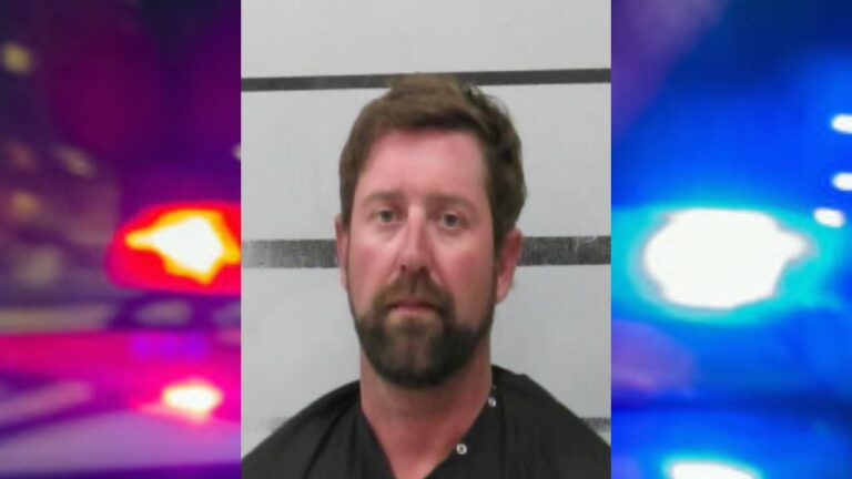 Furia al Volante en Lubbock: Hombre Arrestado por Violencia Vial