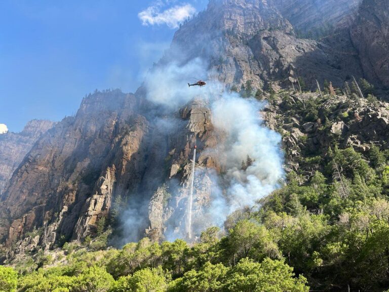 Incendios en Glenwood Canyon: Río Colorado desafía rápida respuesta de bomberos
