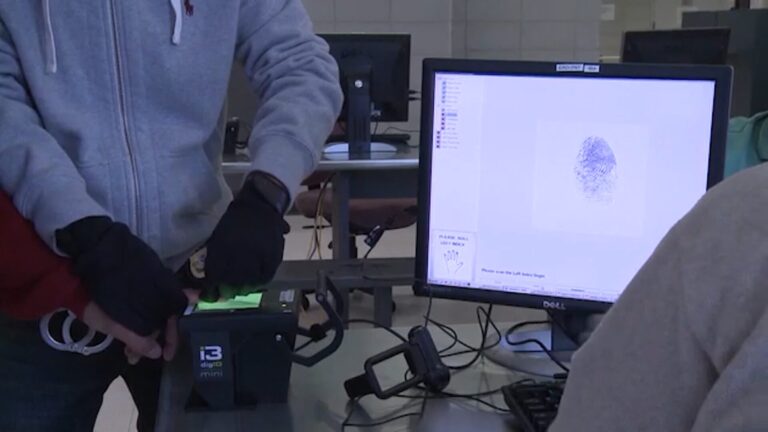 Cambios en Reportes de Custodia Migratoria Desatan Controversia