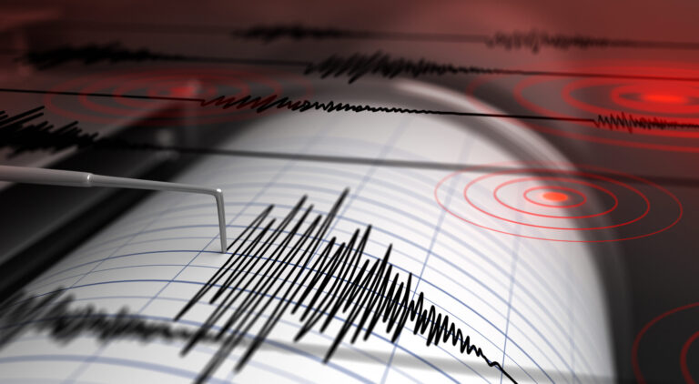 Sismo de magnitud 7.8 sacude Filipinas; descartan riesgo de tsunami para California