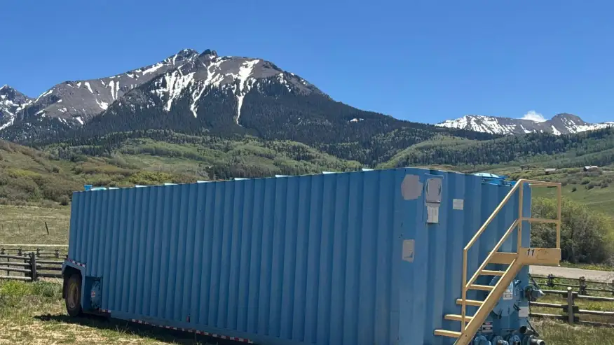 Condado de San Miguel Refuerza Lucha contra Incendios Forestales en Colorado con Tanques de Agua Gigantes