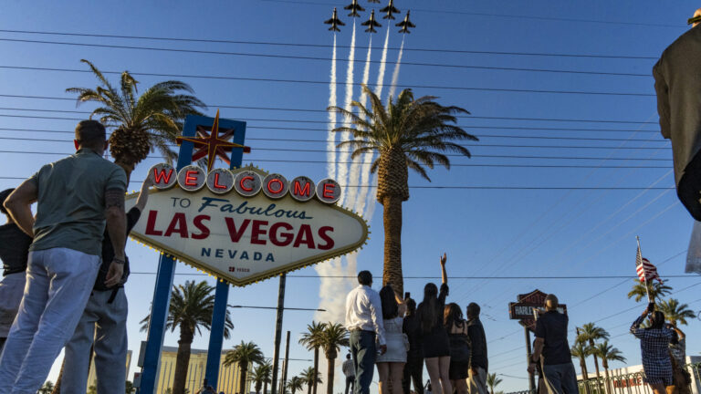 Thunderbirds en Las Vegas: el espectacular sobrevuelo que inauguró las celebraciones de America250