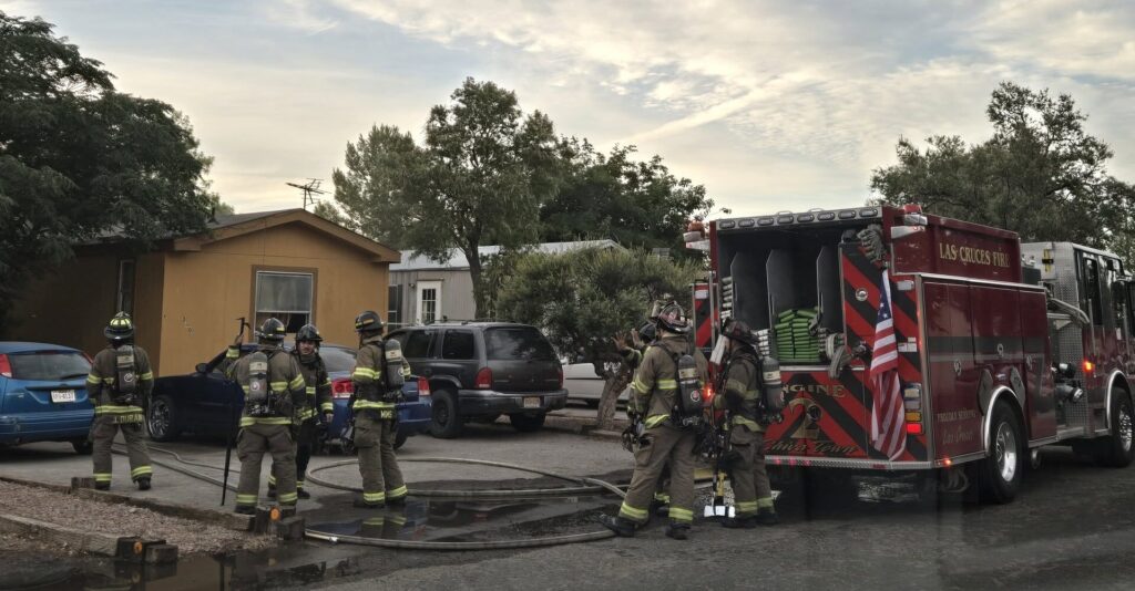 Incendio residencial en Las Cruces deja a una persona herida